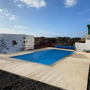 https://ziegenstall-mit-meerblick.in-canary-islands.com